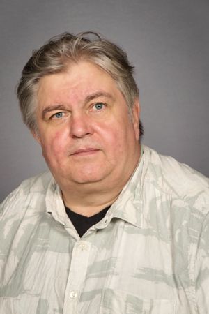 en person med grått hår en person med grått hår