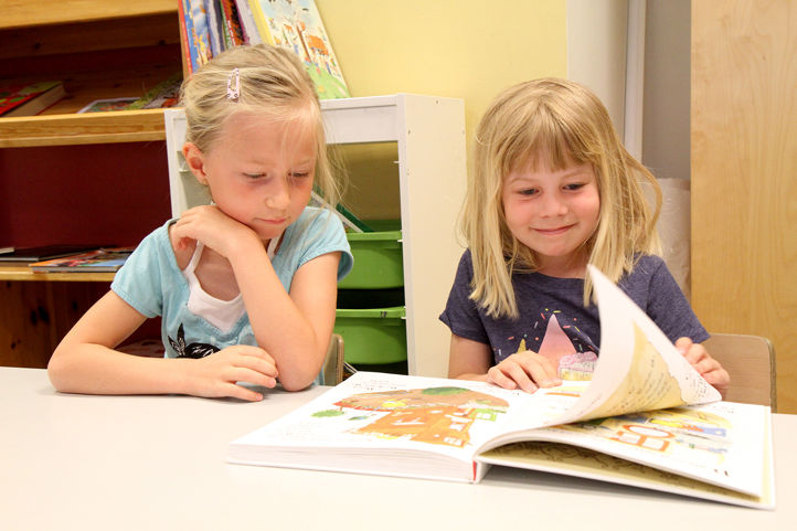 Jenter i klasserom